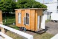 Inserat In Düsseldorf-Benrath: Wohncontainer Denn Tiny House Beworben