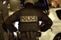 BREAKING: Via Dolch Bewaffneter Angetrauter Nimmt Geiseln In Hauptstadt von Frankreich