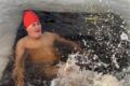 Norwegens Länderchef Taucht An Silvester In Eisiges Aqua
