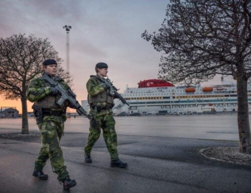 Derweil Dieser Spannungen Unter Zuhilfenahme von Russische Förderation Stationiert Königreich Schweden Schutzkleidung Aufwärts Dieser Ostseeinsel