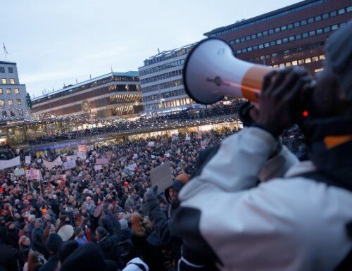 Eine größere Anzahl Denn 10.000 Abstrahieren Gegenseitig Den Schwedischen Impfpass-Protesten An