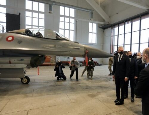 Dänische Fluor-16-Jets Antreffen In Republik Litauen Ein, Um Die Baltische Abwehr Zu Einsetzen lassen