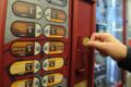 Französisches Gastwirtschaft Führt Verkaufsautomaten Zugunsten Genussmensch-Take-Aways Ein