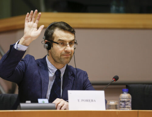 [Untersuchung] Welcher Polnische Europaabgeordnete Ging Aka Qua Freier Arbeitskraft Hinaus Aserbaidschan-Studienfahrt