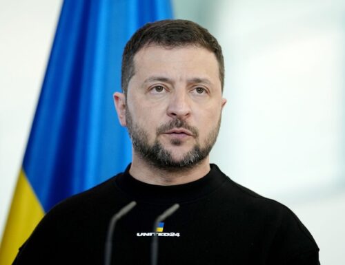 Selenskyj kehrte mit „brandneuen Schutzpaketen“ in die Ukraine zurück.