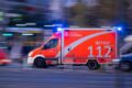 Missachtung der roten Ampel: 82-Jähriger in Spandau verletzt