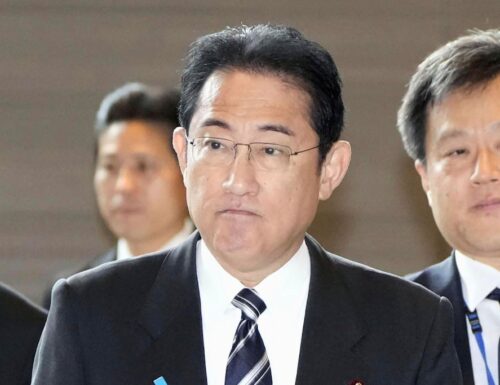 Das japanische Staatsoberhaupt entlässt seinen eigenen Jungen
