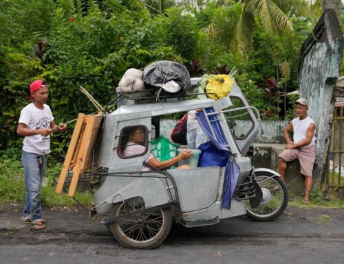 Der Vulkan Mayon auf den Philippinen droht auszubrechen: Tausende Menschen fliehen