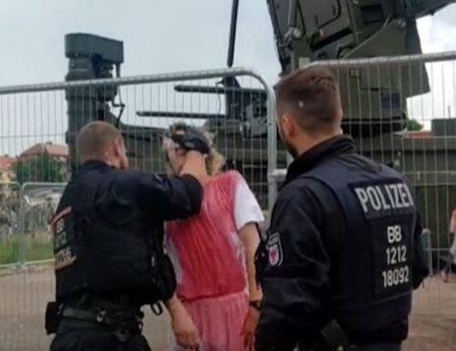 Polizeigewalt bei Demo? Ermittlungen gegen Brandenburger Beamte (Video)